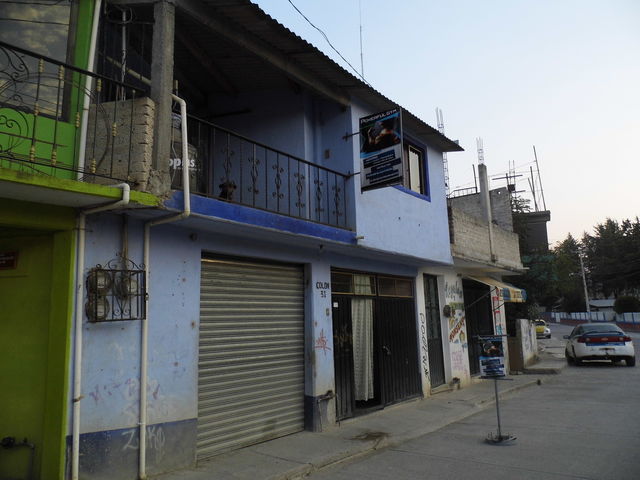 Ubicanos estamos en colon 31 (interior) se accede por el saguan negro con cortina